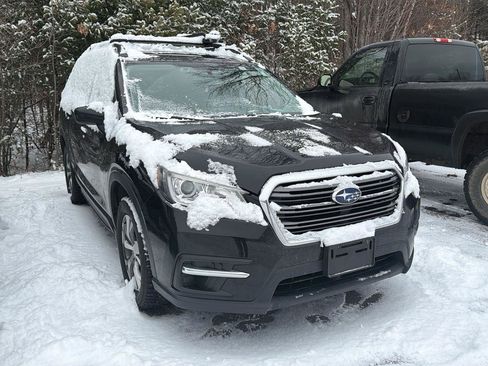 Used 2019 Subaru Ascent Premium image 3