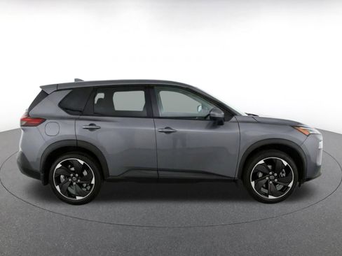 Used 2025 Nissan Rogue SV FWD image 14