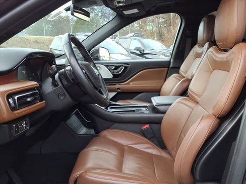 Used 2020 Lincoln Aviator Reserve w/ Equipment Group 202A image 12