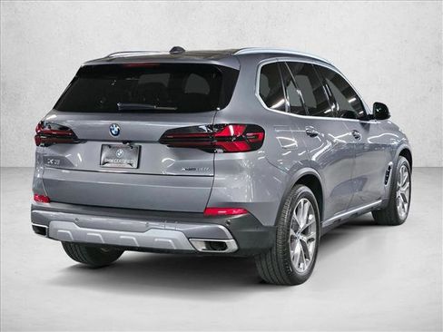 Certified 2024 BMW X5 xDrive40i w/ Parking Assistance Package AWD/4WD image 5