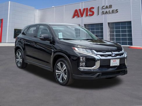Used 2025 Mitsubishi Outlander Sport SE AWD/4WD image 3