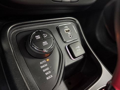 Used 2018 Jeep Compass Trailhawk AWD/4WD image 17