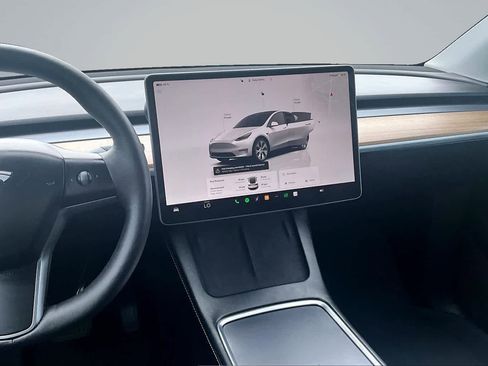 Used 2023 Tesla Model Y Long Range AWD/4WD image 16