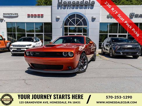 Used 2022 Dodge Challenger R/T Scat Pack image 1