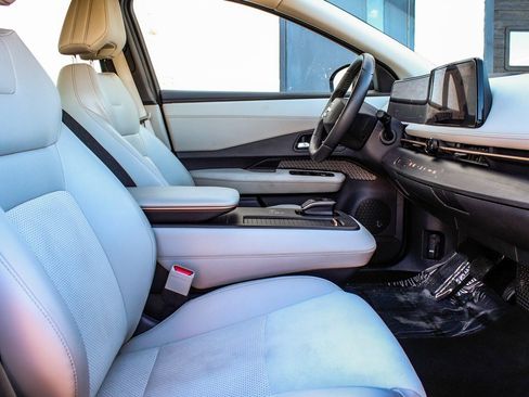 Used 2023 Nissan Ariya AWD image 43