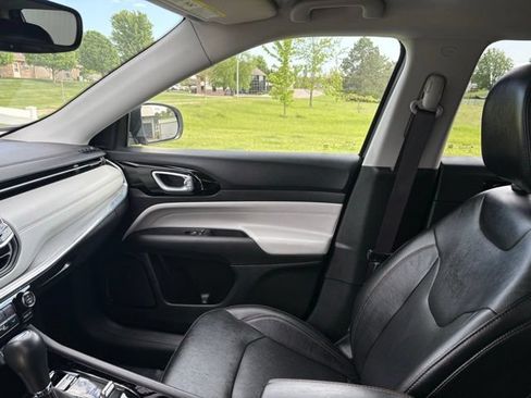 Used 2022 Jeep Compass Limited AWD/4WD image 10