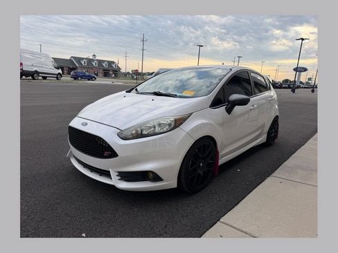 Used 2016 Ford Fiesta ST FWD image 1