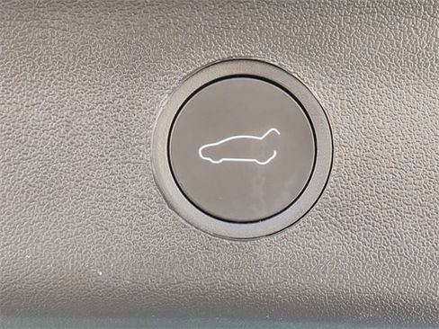 Used 2025 Tesla Model Y Performance image 15