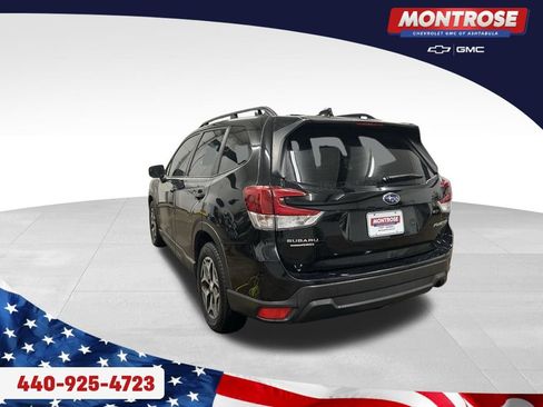 Used 2023 Subaru Forester Premium image 3