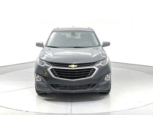 Used 2019 Chevrolet Equinox LT FWD image 2