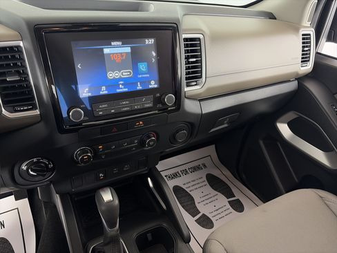 Used 2022 Nissan Frontier SV w/ Technology Package AWD/4WD image 4