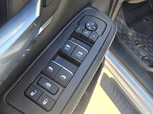 Used 2025 RAM 1500 Laramie image 21