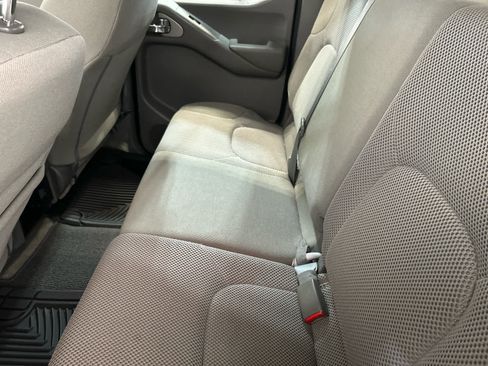 Used 2018 Nissan Frontier SV AWD/4WD image 5