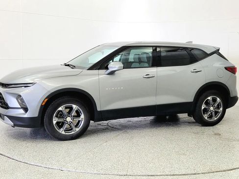 Used 2023 Chevrolet Blazer LT w/ Driver Confidence Package image 4