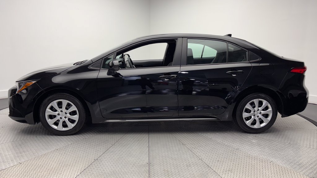 Used 2026 Toyota Corolla LE FWD image 4