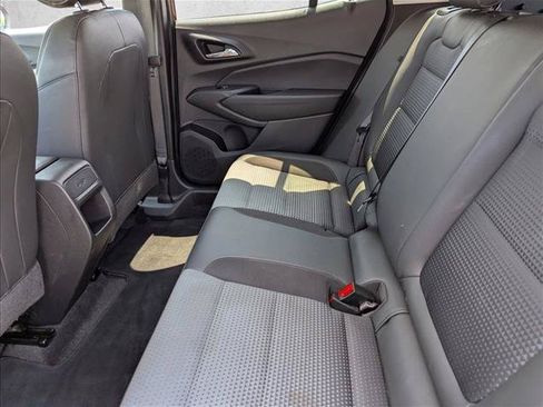 Used 2024 Chevrolet Trax LT w/ LT Convenience Package FWD image 24