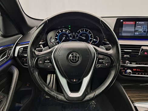 Used 2018 BMW 530i xDrive image 11