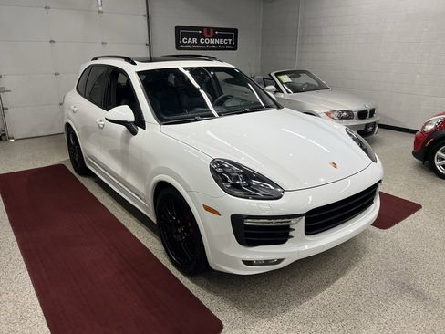 Used 2016 Porsche Cayenne GTS image 8