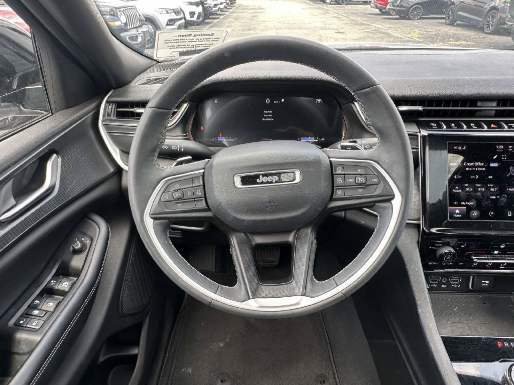 Used 2023 Jeep Grand Cherokee L Laredo AWD/4WD image 14