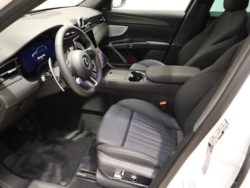 New 2025 Maserati Grecale GT image 22