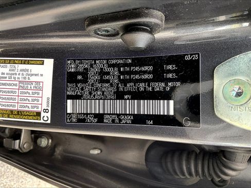 Used 2023 Toyota 4Runner Limited AWD/4WD image 18
