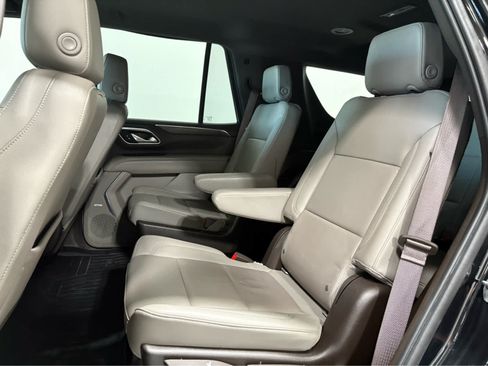 Used 2021 Chevrolet Tahoe Z71 w/ Z71 Off-Road Package AWD/4WD image 14