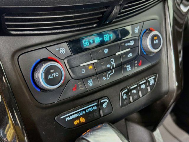 Used 2019 Ford Escape Titanium AWD/4WD image 16