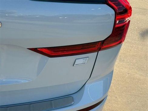 Used 2022 Volvo XC60 T8 Inscription w/ Advanced Package image 11