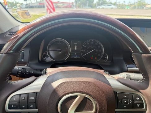 Used 2017 Lexus ES 350 w/ Navigation System Package image 19