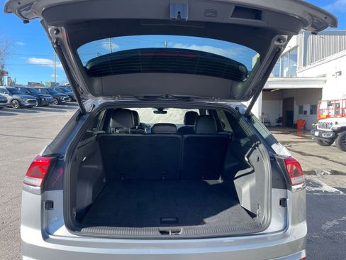 Used 2025 Volkswagen Atlas Cross Sport SE image 31