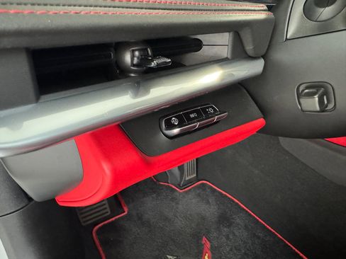 Used 2021 Chevrolet Corvette Stingray 3LT w/ Z51 Performance Package image 19