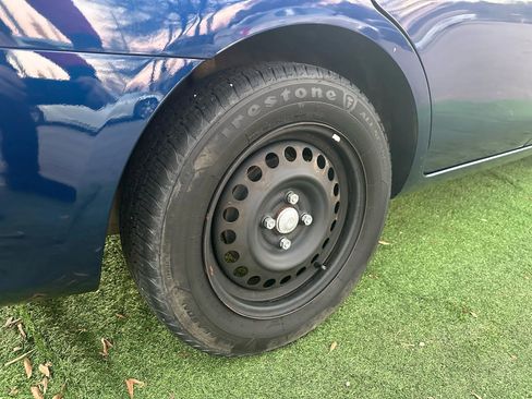 Used 2019 Nissan Versa SV image 45