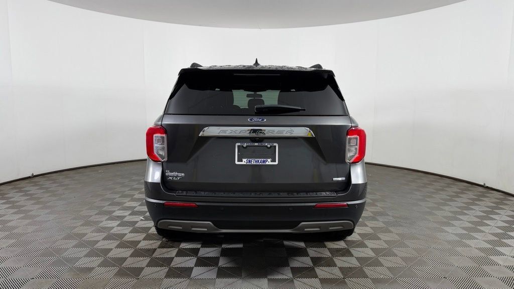Used 2020 Ford Explorer XLT w/ Equipment Group 202A AWD/4WD image 7
