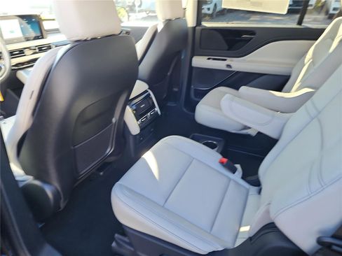 New 2026 Lincoln Aviator 2WD image 21
