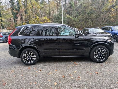 Certified 2022 Volvo XC90 T6 Momentum w/ Climate Package image 8