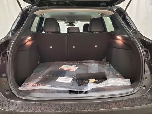 Used 2025 Nissan Kicks SR AWD/4WD image 7