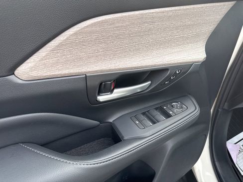 Used 2024 Toyota Grand Highlander Platinum image 24