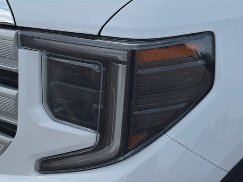 Used 2024 GMC Sierra 1500 SLE AWD/4WD image 10