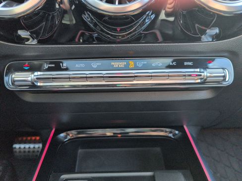 Used 2022 Mercedes-Benz GLA 35 AMG 4MATIC image 21