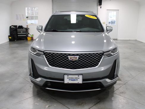 Used 2025 Cadillac XT6 Premium Luxury image 3
