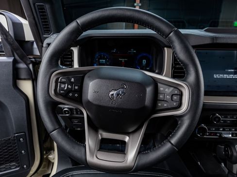 Used 2026 Ford Bronco Outer Banks image 19