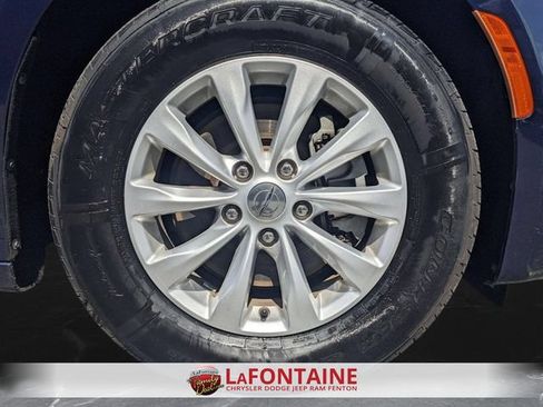 Used 2018 Chrysler Pacifica Touring-L Plus FWD image 31