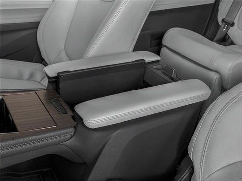 New 2026 Toyota Sienna Limited FWD image 10