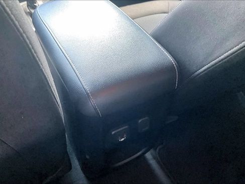 Used 2020 Chevrolet Colorado LT RWD image 11