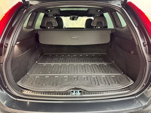 Used 2016 Volvo XC60 T6 R-Design Platinum w/ Climate Package image 33