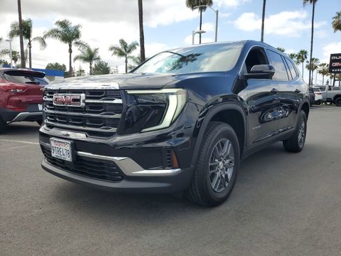 Used 2025 GMC Acadia Elevation image 2