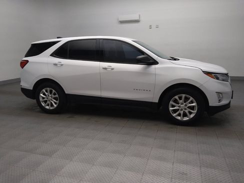 Used 2018 Chevrolet Equinox LS image 11