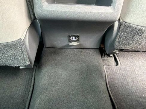 Used 2018 Toyota Camry SE FWD image 20