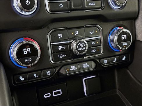 Used 2021 GMC Yukon SLT image 18