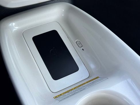 Used 2016 Toyota Prius Three Touring image 23